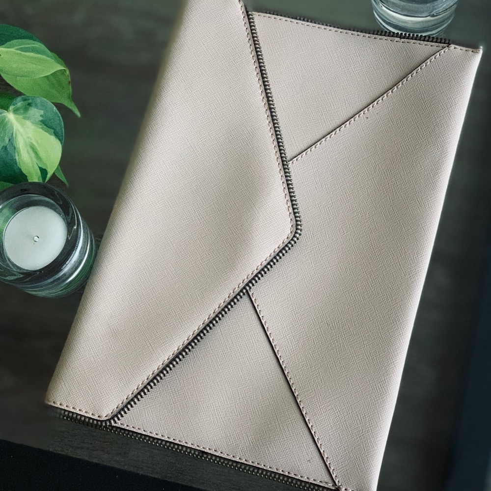 Rebecca MINKOFF Envelope Leo Clutch - Soft Blush